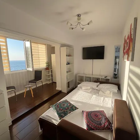 Cozy Sea View *